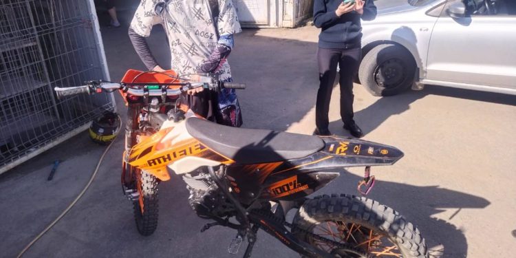 Рязанские полицейские остановили 15-летнего парня, который управлял спортбайком Рязанские полицейские остановили 15-летнего парня, который управлял спортбайком