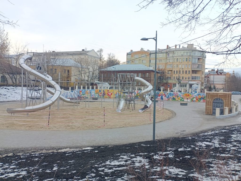 Мэрия: в рязанском Нижнем горпарке детскую площадку официально не открыли