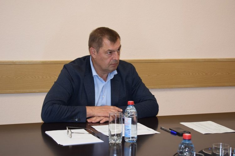 Рязанка попросила Артемова включить в план ремонта еще две дороги и установить уличные фонари