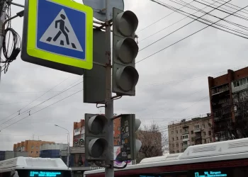 Рязанцы сообщили о неработающим светофоре возле ТЦ «Атрон»