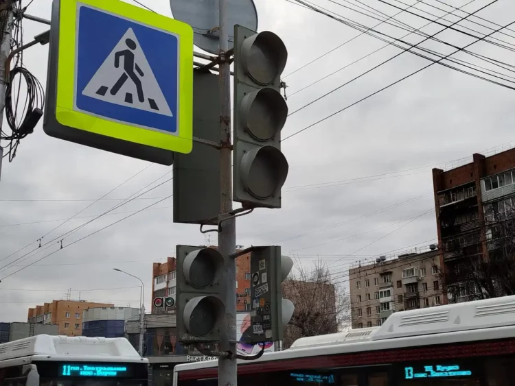 Рязанцы сообщили о неработающим светофоре возле ТЦ "Атрон"