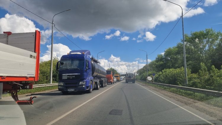 Рязанских водителей предупредили об огромной  пробке на Южной окружной из-за дорожных работ
