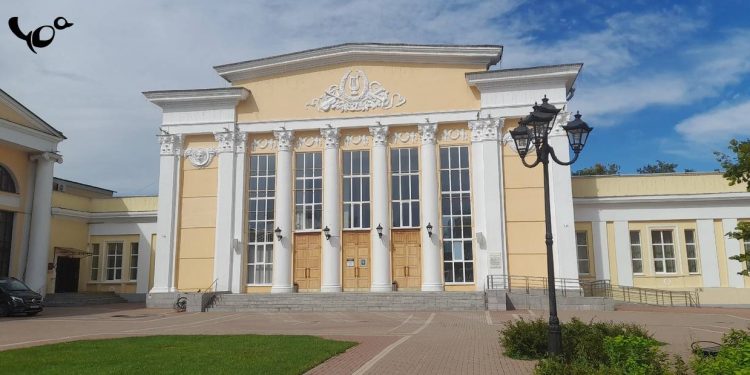 Большой концертный зал рязанской филармонии ждет ремонт Большой концертный зал рязанской филармонии ждет ремонт