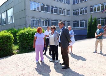 Мэр Рязани Артемов проконтролировал ход подготовки к новому учебному году в школе №67
