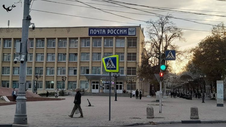 Около Рязанской облдумы неизвестные повредили дорожный знак