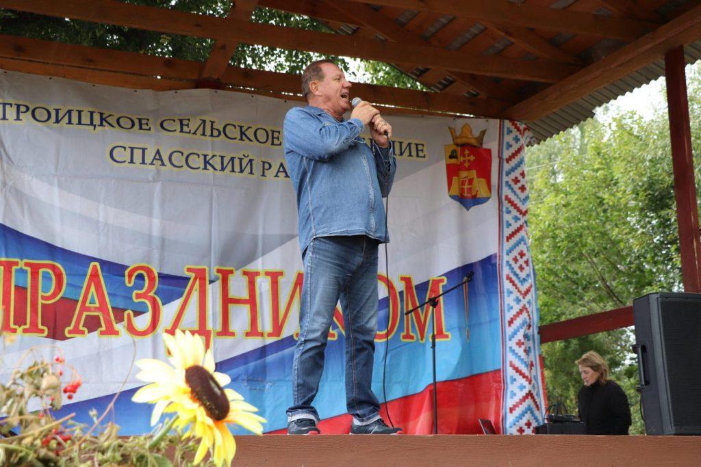 Рязанские коммунисты организовали для жителей Спасского района праздничный концерт