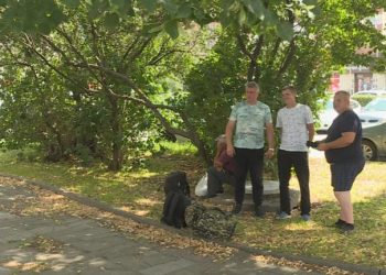 Из сквера напротив вокзала "Рязань-2" пропали лавочки Из сквера напротив вокзала «Рязань-2» пропали лавочки