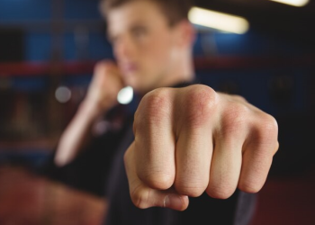 Рецидивист из Москвы грозился задушить рязанку за неверность Рецидивист из Москвы грозился задушить рязанку за неверность