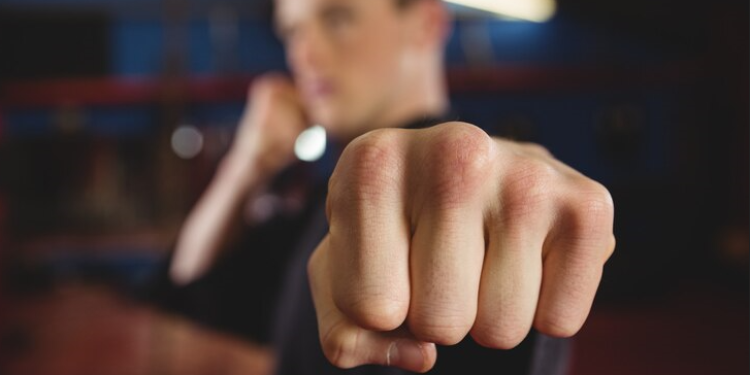 Рецидивист из Москвы грозился задушить рязанку за неверность