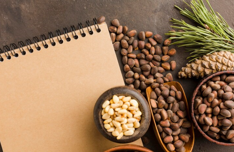 Гастроэнтеролог Сухорукова: кедровые орехи могут вызвать головную боль и тошноту