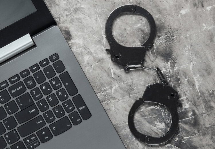 Задержаны экс-главред РЗН.Инфо Смольянинова и руководитель рязанской "Новой газеты" Фролов