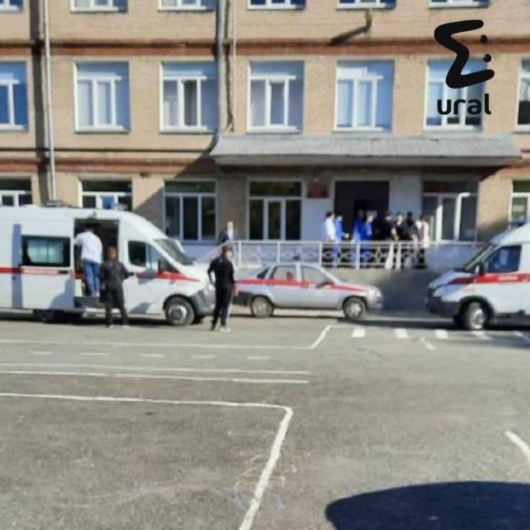В Челябинске школьник напал на учеников и учителей