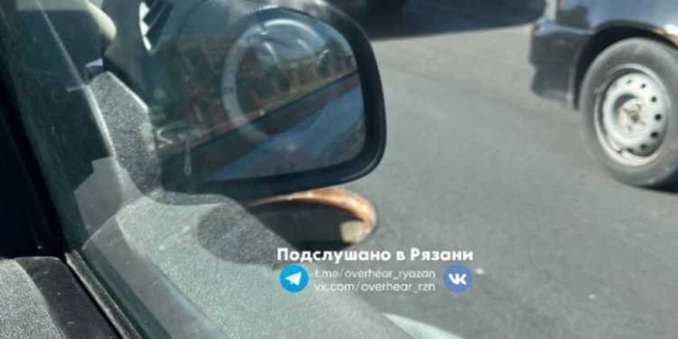 Рязанские водители рискуют угодить в открытый люк на Московском шоссе