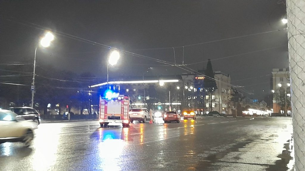 В центре Рязани столкнулись две легковушки