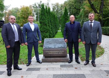 В рязанском Верхнем горпарке заложили капсулу времени с землей городов-героев В рязанском Верхнем горпарке заложили капсулу времени с землей городов-героев
