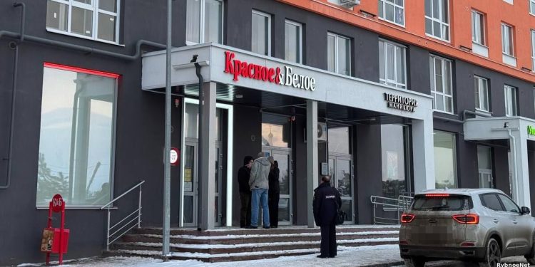 В рязанском Рыбном в супермаркете «Красное и Белое» умер покупатель