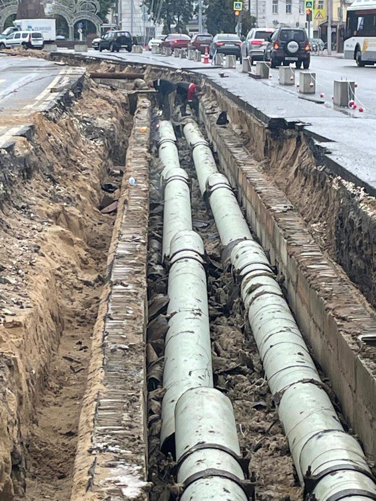 Мэр Рязани Артемов рассказал Малкову о ходе ремонта теплотрассы на Первомайском проспекте