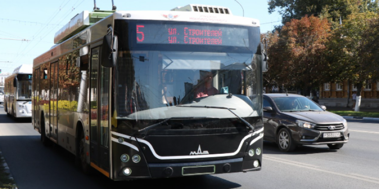 Три рязанских троллейбуса изменят путь следования из-за закрытия проезжей части в центре города Три рязанских троллейбуса изменят путь следования из-за закрытия проезжей части в центре города