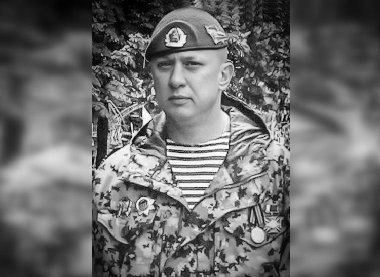 Рязанцы простились с погибшим на СВО Денисом Мельником