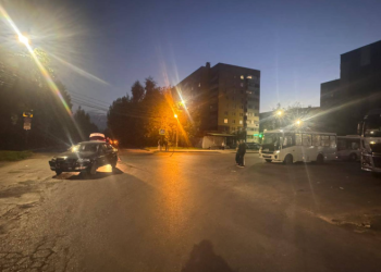 В ДТП на улице Новоселов пострадали два человека, в том числе 10-летний ребенок В ДТП на улице Новоселов пострадали два человека, в том числе 10-летний ребенок