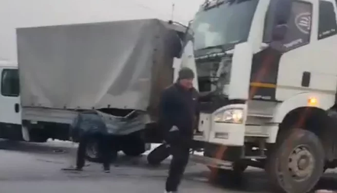 На Южной окружной дороге в Рязани образовалась пробка из-за ДТП На Южной окружной дороге в Рязани образовалась пробка из-за ДТП