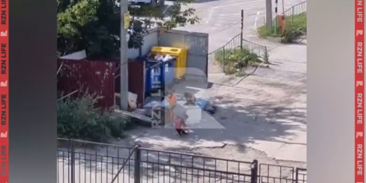 На улице Крупской дети разгромили помойку