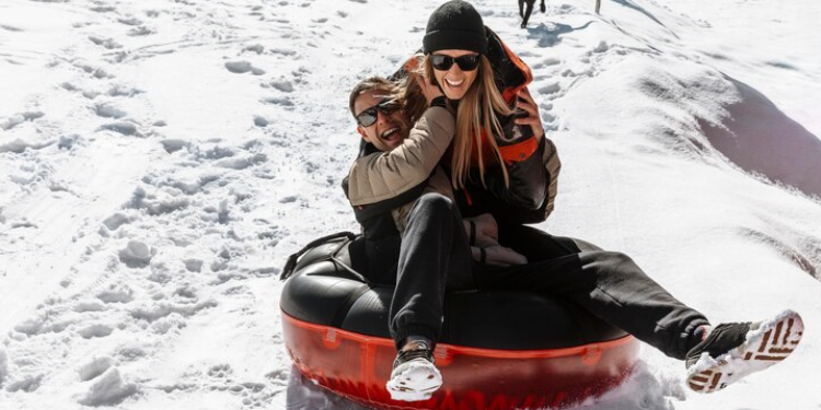 В Рыбновском районе заработал тюбинговый склон В Рыбновском районе заработал тюбинговый склон