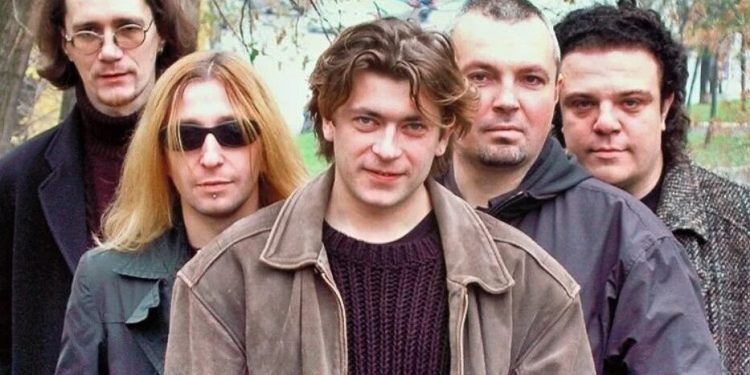 Бывший участник рок-группы "Би-2" Николай Плявин найден мертвым в своей московской квартире Бывший участник рок-группы «Би-2» Николай Плявин найден мертвым в своей московской квартире