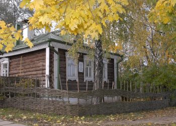 Безруков сыграет поэта Есенина в октябрьском спектакле в Константинове под Рязанью