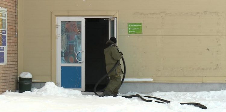 В Рязани на стадионе "Локомотив" начали заливать каток