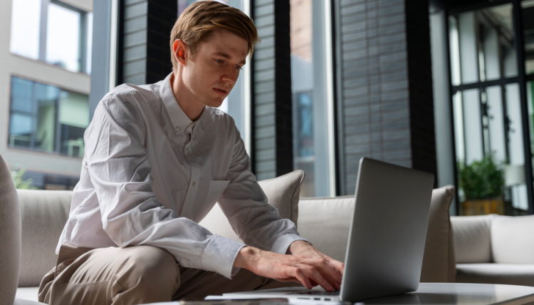 Россиянам напомнили о шестидневной рабочей неделе в конце октября