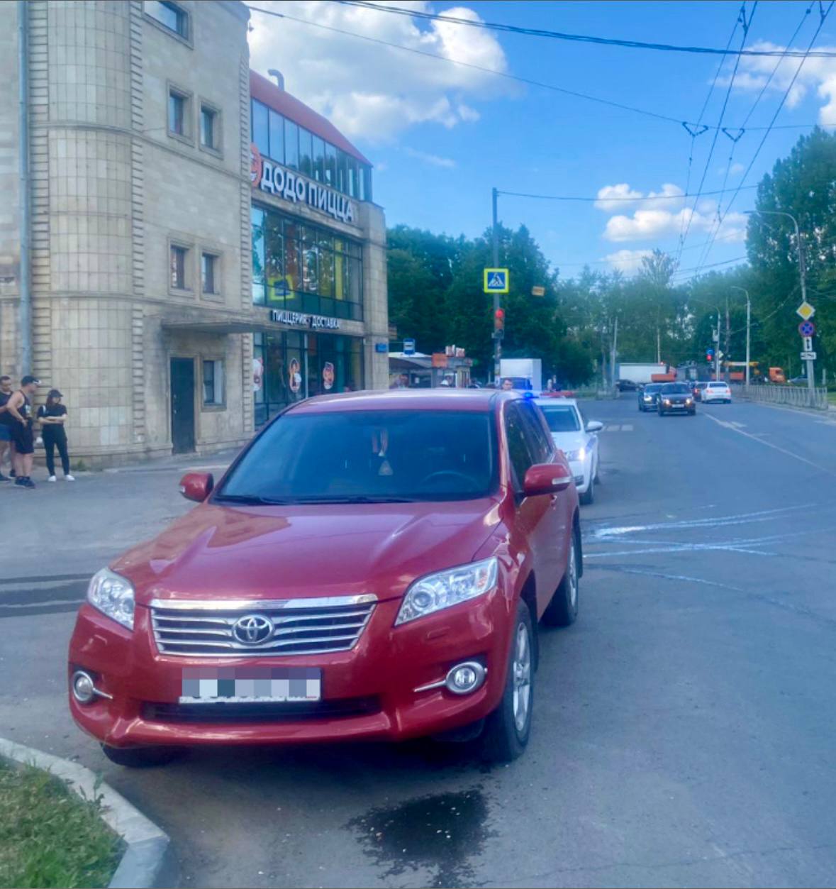 На улице Народный бульвар под колеса автомобиля попал 7-летний ребенок