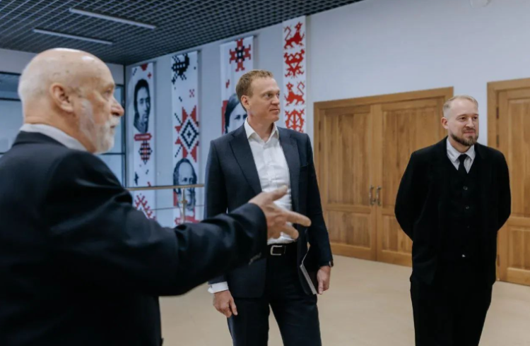 Малков посетил выставку, посвященную рязанке Надежде Хвощинской