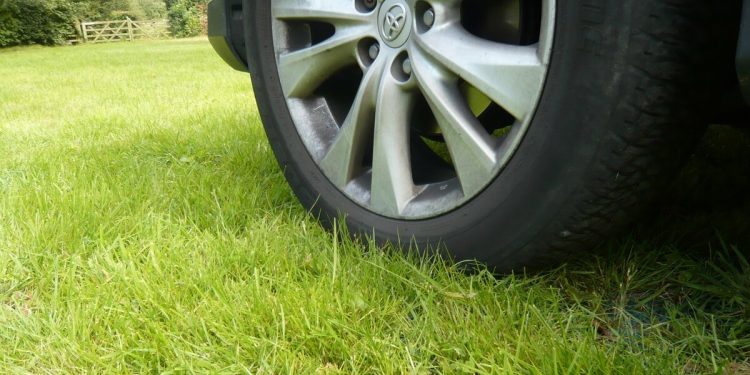 1968 нарушителей, парковавшихся на рязанских газонах, оштрафованы с начала года