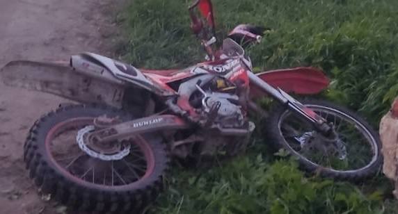 В Сапожковском районе 26-летний мотоциклист врезался в стену