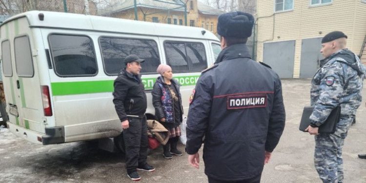 Рязанские полицейские депортировали из России 4 мигрантов-нарушителей