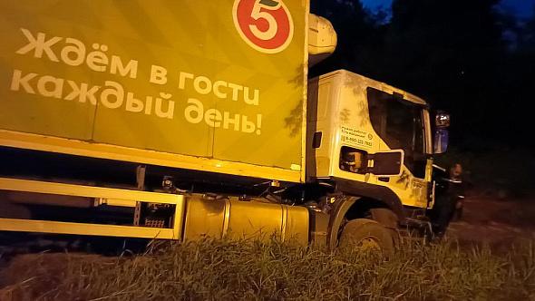 В ДТП под Рязанью при столкновении грузовика и кроссовера погиб 45-летний водитель