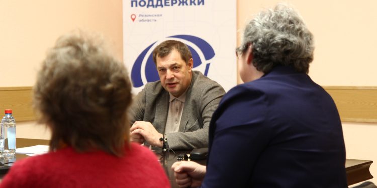 Рязанцы попросили Артемова переселить их из аварийного жилья