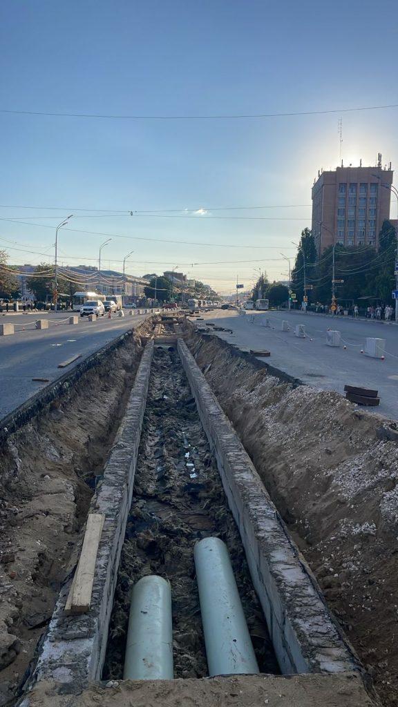 На Первомайском проспекте завершается монтаж нижних железобетонных блоков