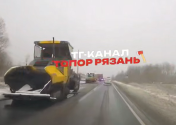 Рязанские водители засняли дорожников, кладущих асфальт во время снегопада Рязанские водители засняли дорожников, кладущих асфальт во время снегопада