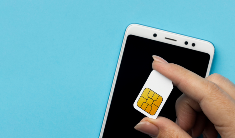 С 1 сентября в России запретили делиться сим-картами с третьими лицами