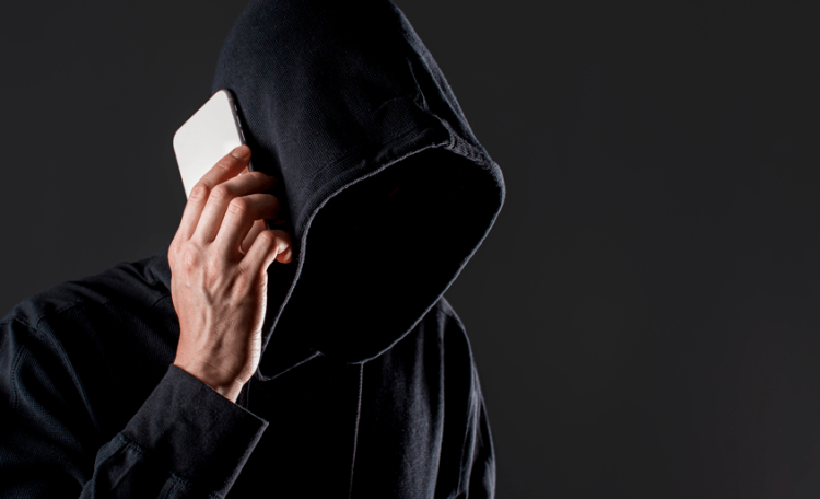 Мошенники начали звонить рязанцам на стационарные телефоны