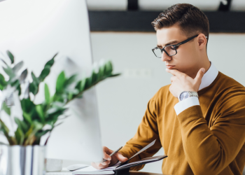 Эксперт Сафонов: введение четырехдневной рабочей недели в России невозможно Эксперт Сафонов: введение четырехдневной рабочей недели в России невозможно