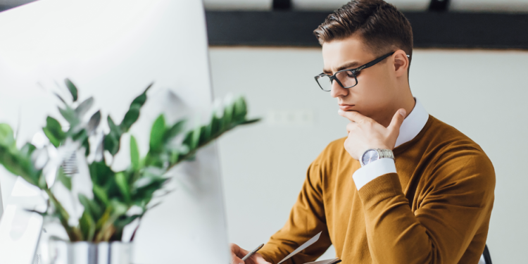 Эксперт Сафонов: введение четырехдневной рабочей недели в России невозможно Эксперт Сафонов: введение четырехдневной рабочей недели в России невозможно