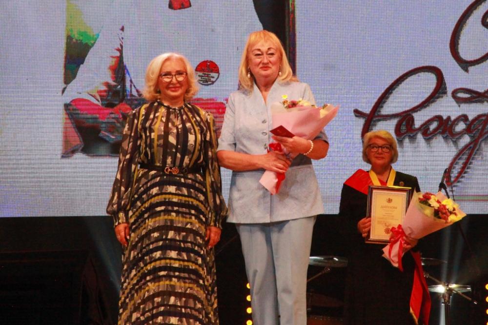 Председатель Рязанской гордумы Панфилова вручила горожанам высшие муниципальные награды