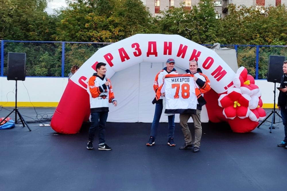 В рязанском микрорайоне Южный открыли уличную хоккейную площадку