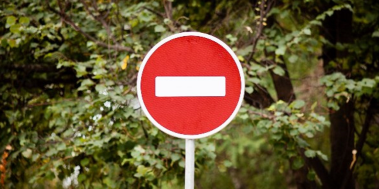 На улице Вокзальной до 20 октября перекрыли движение транспорта