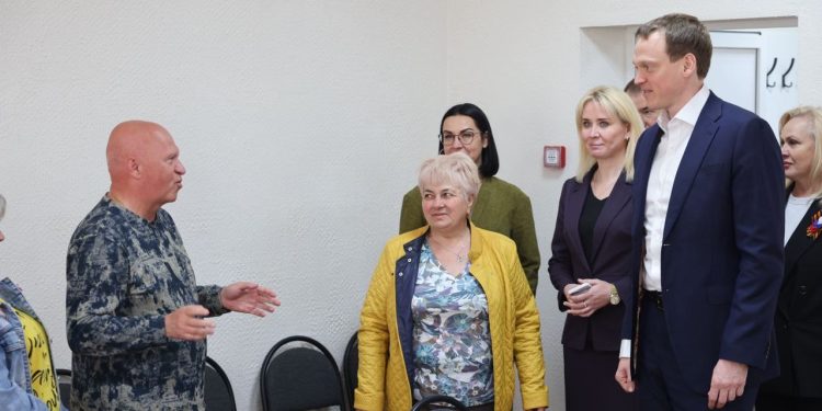 Рязанский губернатор Малков посетил отремонтированный Мантуровский сельский клуб