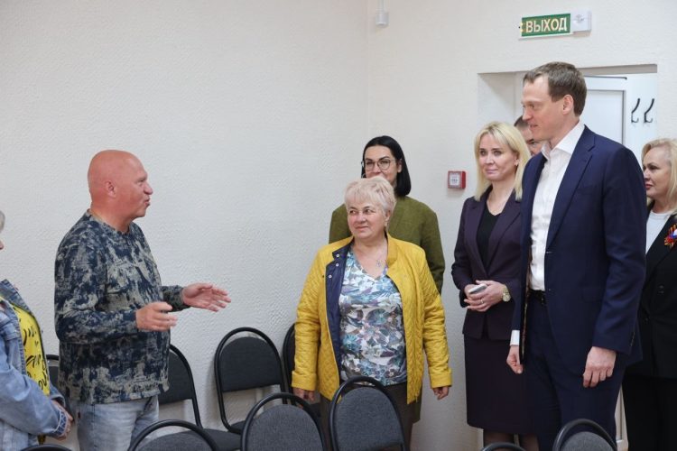 Рязанский губернатор Малков посетил отремонтированный Мантуровский сельский клуб