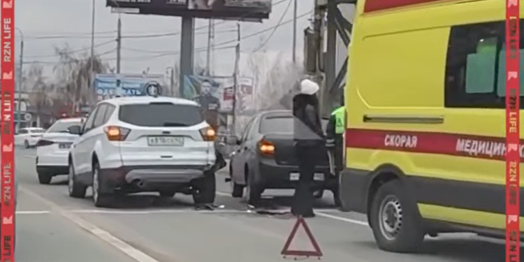 Около рязанского ТЦ «Глобус» произошла серьезная авария